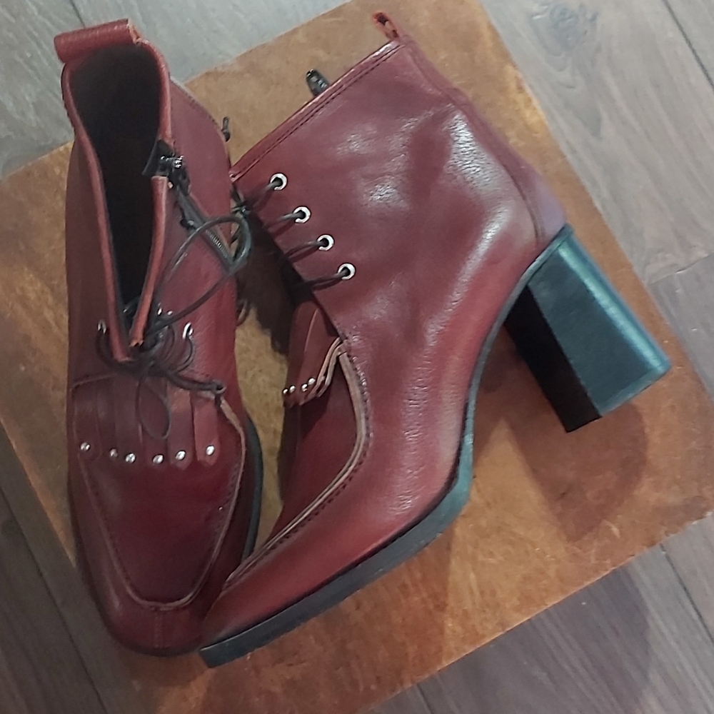 Napoleoni Oxblood Lace-up Bootie